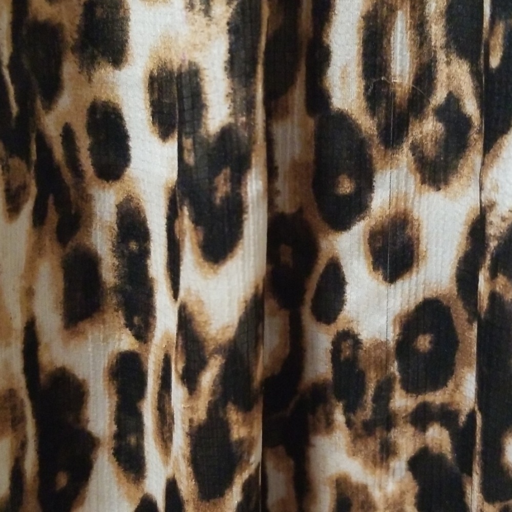 Leopard Printed Top - Picture 2 of 8